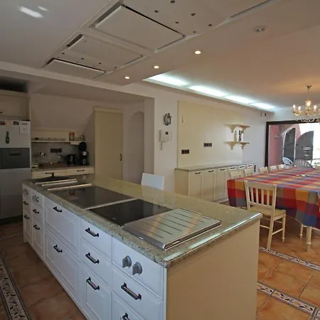 Villa Apart-rent Requesens 0003