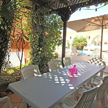 Villa Apart-rent Requesens 0003 Empuriabrava