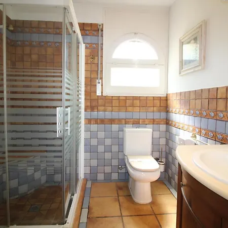 Villa Apart-rent Requesens 0003 Empuriabrava