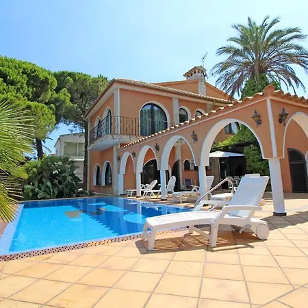 Apart-rent Requesens 0003 Villa